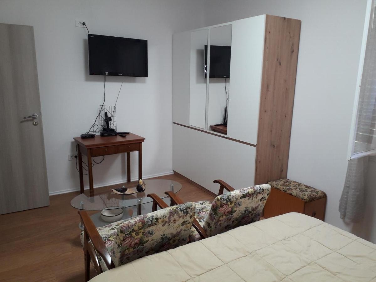 Soba Ivanka Mali Losinj Bagian luar foto